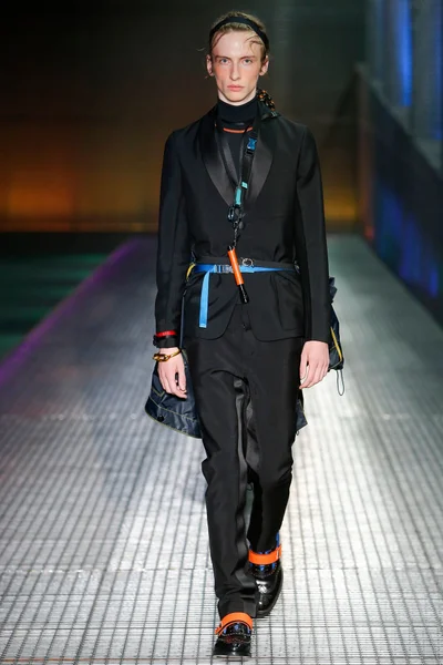 Look 45